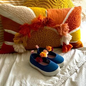 Kids slip on sneaker